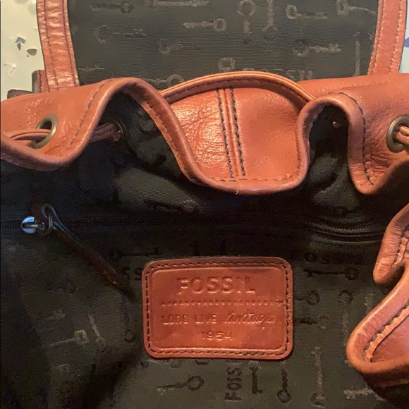 FOSSIL LEATHER RUCKSACK / BACKPACK - Picture 2 of 2